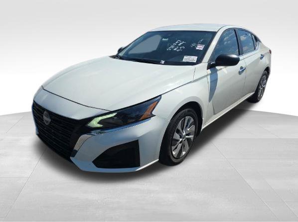 Used 2025 Nissan Altima 2.5 S FWD image 3