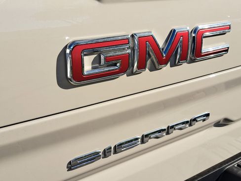 New 2026 GMC Sierra 1500 AT4 w/ AT4 Premium Package image 8