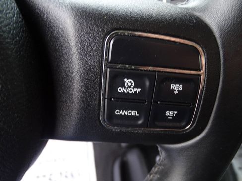 Used 2011 Jeep Wrangler Unlimited Sahara w/ Connectivity Group AWD/4WD image 18