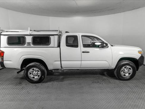 Used 2021 Toyota Tacoma SR image 9
