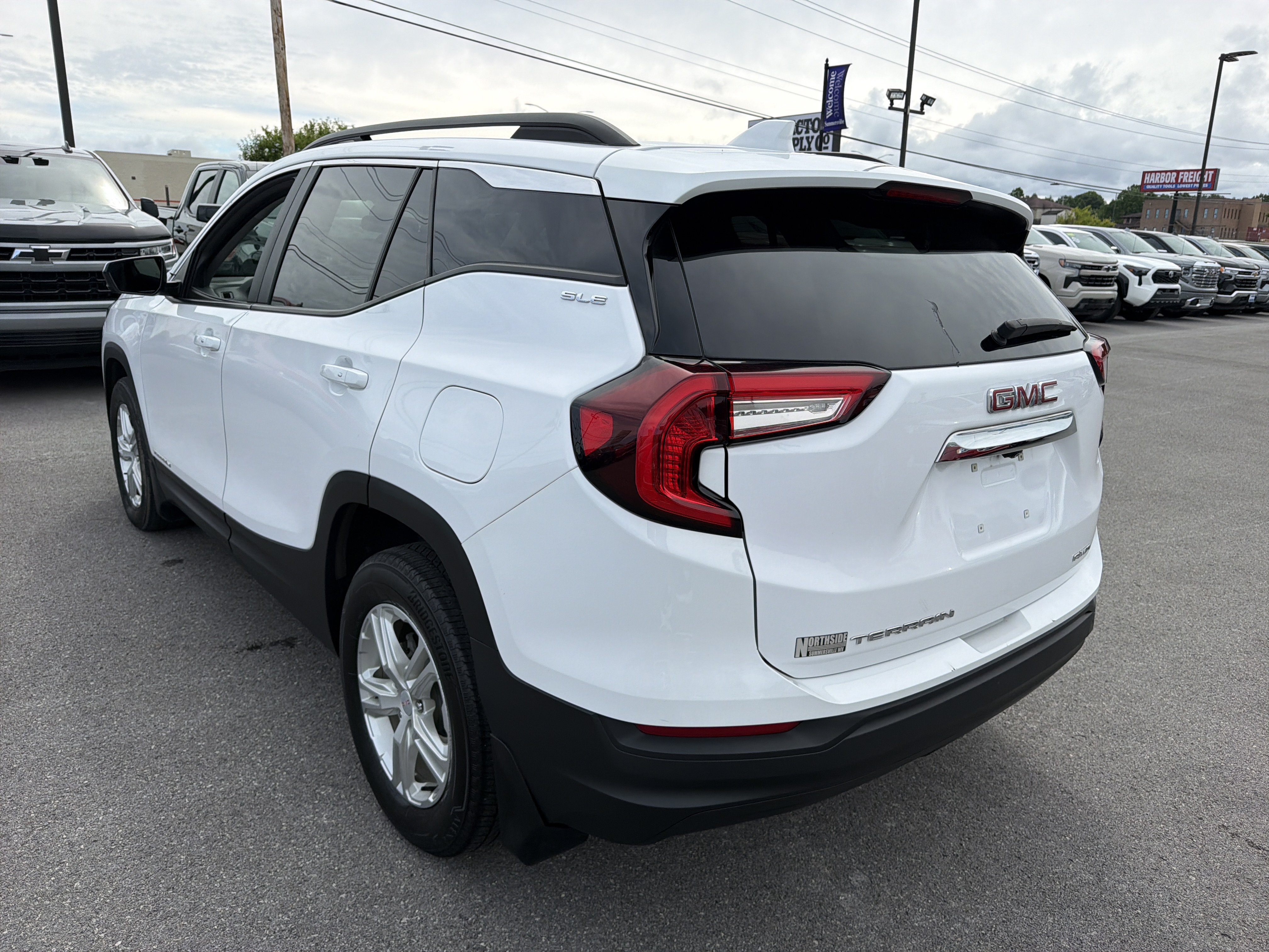 Certified 2024 GMC Terrain SLE w/ Driver Convenience Package AWD/4WD image 8