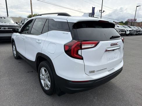 Certified 2024 GMC Terrain SLE w/ Driver Convenience Package AWD/4WD image 8