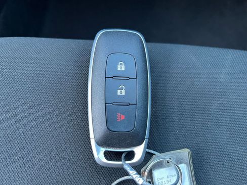 Used 2025 Nissan Versa SV image 21