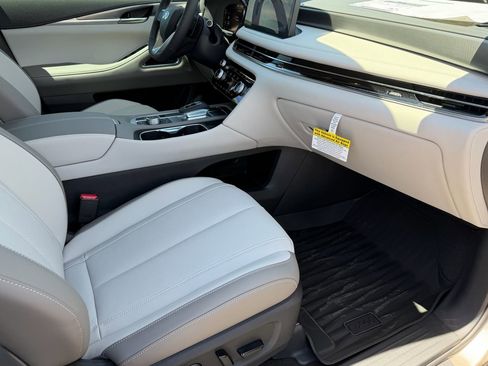 New 2026 INFINITI QX60 Luxe FWD image 14