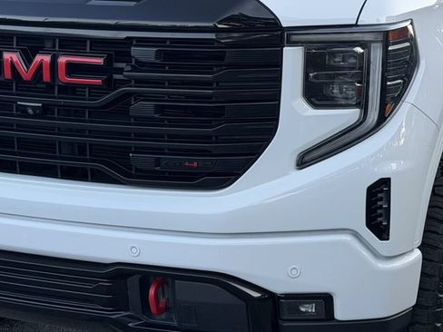 Used 2022 GMC Sierra 1500 AT4X AWD/4WD image 11
