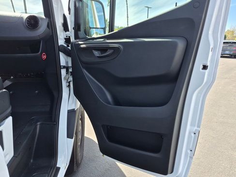Used 2025 Mercedes-Benz Sprinter 2500 image 22
