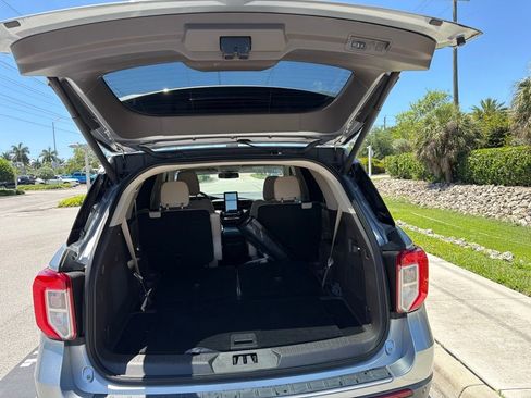 Used 2021 Ford Explorer Platinum w/ Equipment Group 601A AWD/4WD image 21