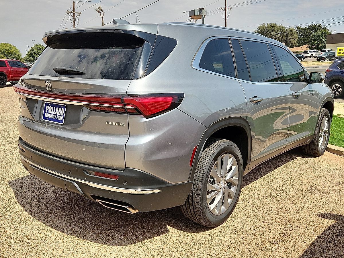 Used 2025 Buick Enclave Preferred FWD image 3