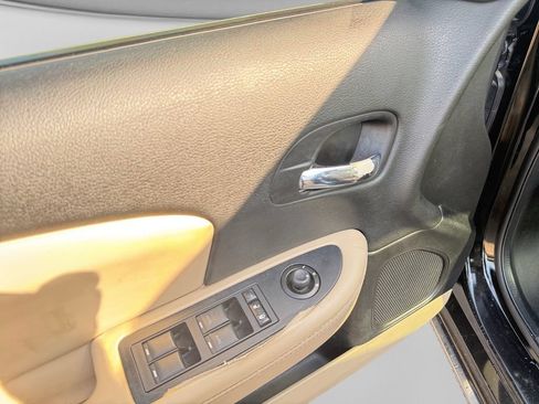 Used 2013 Chrysler 200 Limited w/ Sun/Sound Group FWD image 17