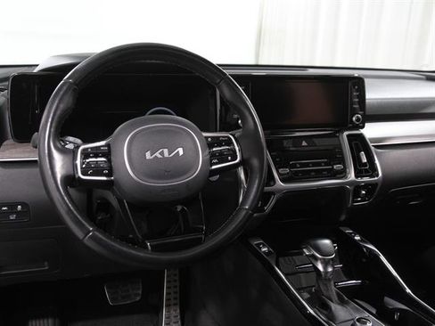 Used 2022 Kia Sorento SX Prestige image 6