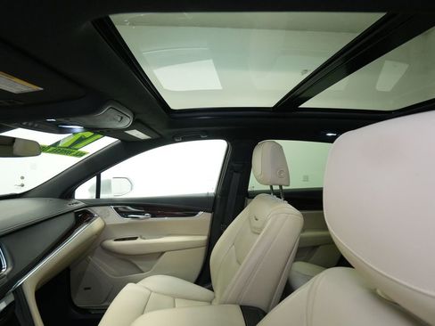 Used 2017 Cadillac XT5 Luxury w/ LPO, Wheel Lock Package image 18