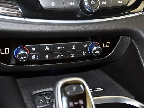 Used 2021 Buick Enclave Avenir w/ Avenir Technology Package AWD/4WD image 29