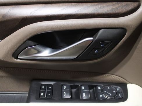 Used 2024 GMC Yukon XL Denali AWD/4WD image 21