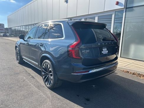 Certified 2025 Volvo XC90 B6 Plus image 3