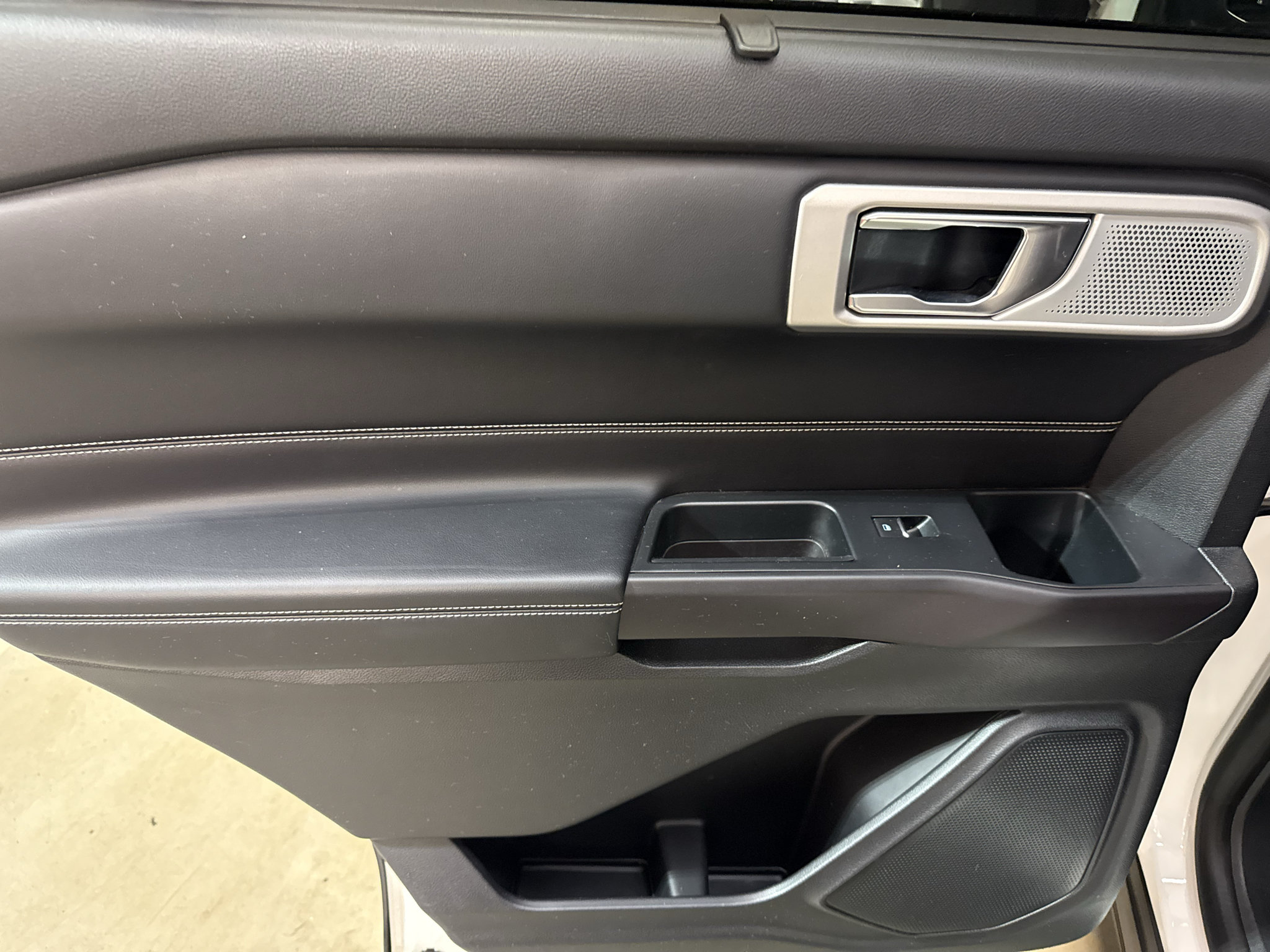 Used 2020 Ford Explorer ST w/ Premium Technology Package AWD/4WD image 22