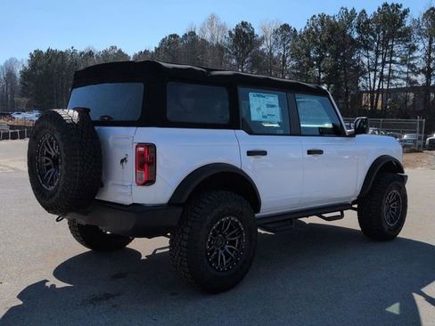 New 2025 Ford Bronco 4-Door image 4