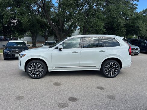 New 2026 Volvo XC90 B5 Plus image 3