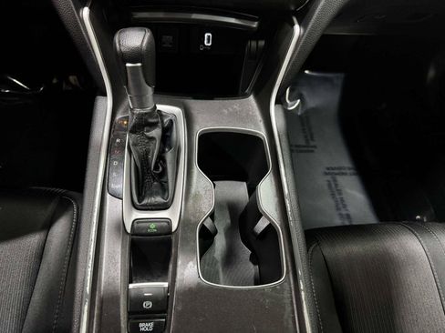 Used 2020 Honda Accord EX image 35