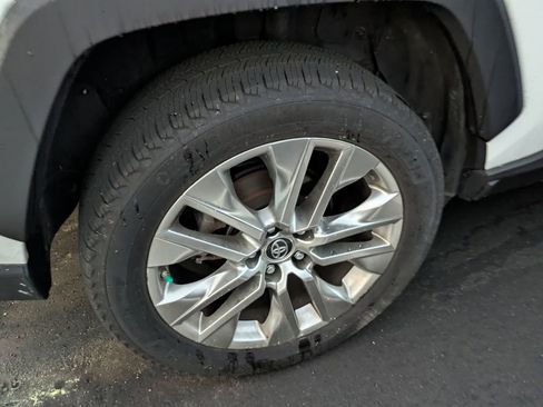 Used 2019 Toyota RAV4 XLE Premium w/ Cold Weather Package image 9