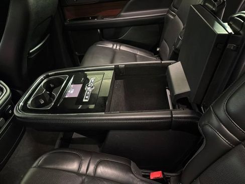 Used 2021 Lincoln Navigator Reserve AWD/4WD image 21