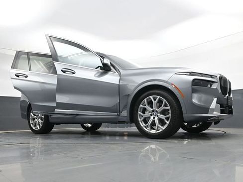 Used 2023 BMW X7 xDrive40i w/ Parking Assistance Package AWD/4WD image 42