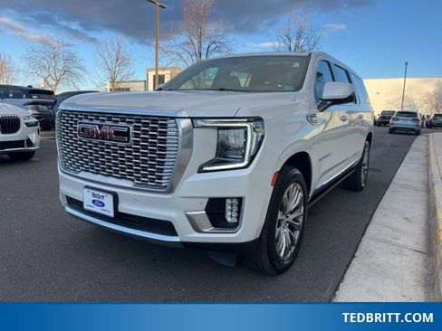 Used 2021 GMC Yukon XL Denali image 3