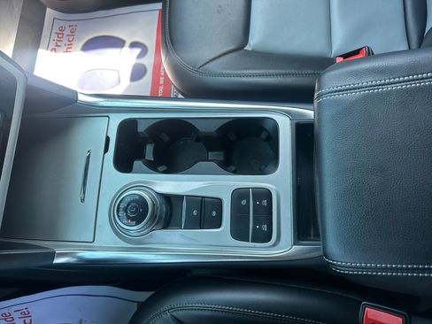 Used 2023 Ford Explorer XLT w/ Equipment Group 202A image 11