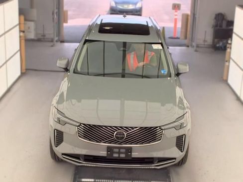 Used 2026 Volvo XC90 B6 Plus AWD/4WD image 3