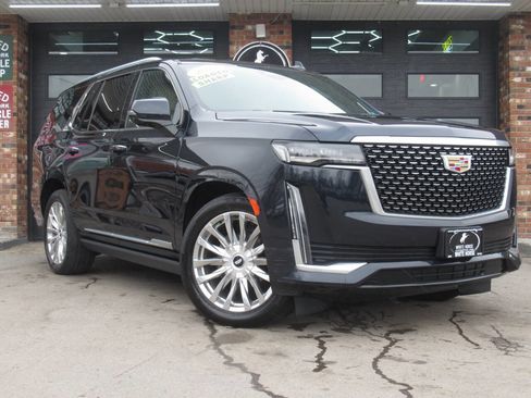 Used 2021 Cadillac Escalade Premium Luxury image 2