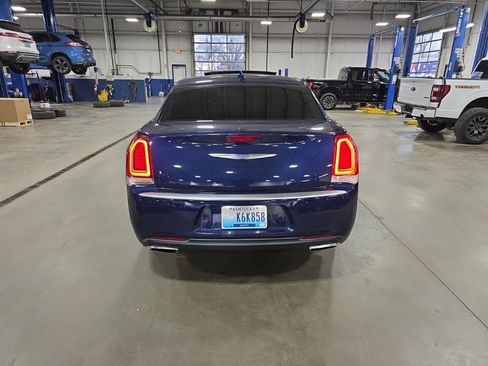 Used 2015 Chrysler 300 C Platinum image 6