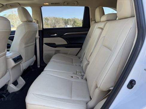 Used 2019 Toyota Highlander Limited image 39