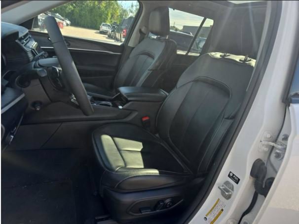 Used 2023 Jeep Grand Cherokee Limited w/ Luxury Tech Group II AWD/4WD image 7