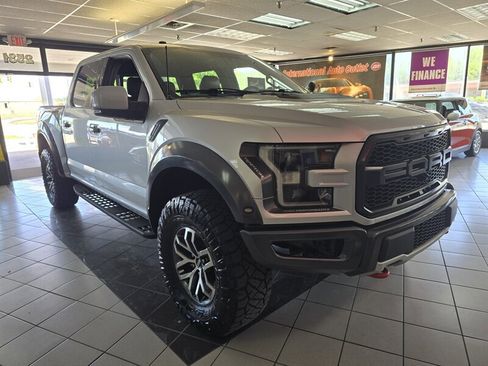Used 2017 Ford F150 Raptor w/ Equipment Group 802A Luxury AWD/4WD image 3