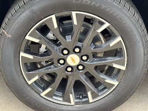 New 2026 Chevrolet Traverse LT w/ Sun and Wheel Package FWD image 10