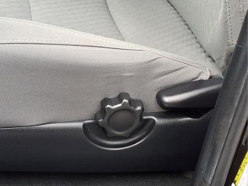 Used 2022 Toyota Tacoma SR RWD image 16