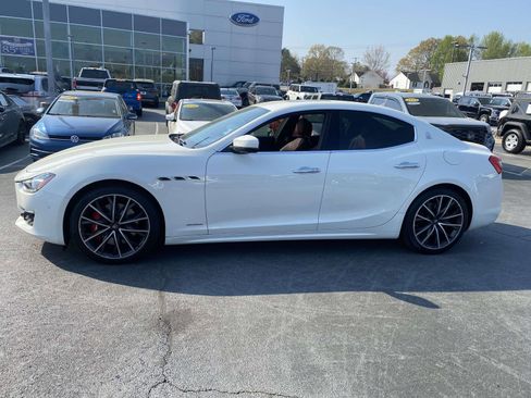 Used 2019 Maserati Ghibli S GranLusso RWD image 4