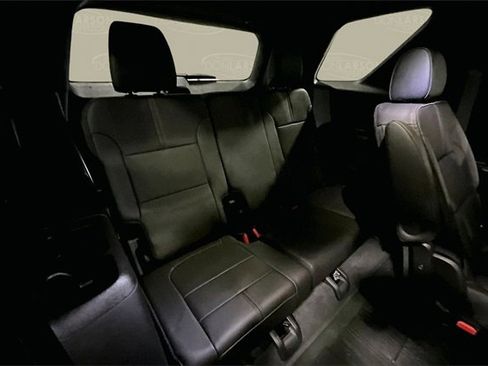 Certified 2023 Chevrolet Traverse RS w/ LPO, Floor Liner Package image 35