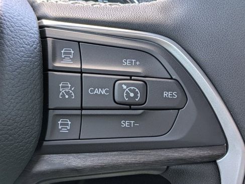 New 2025 Jeep Grand Cherokee L Limited w/ Black Appearance Package image 23