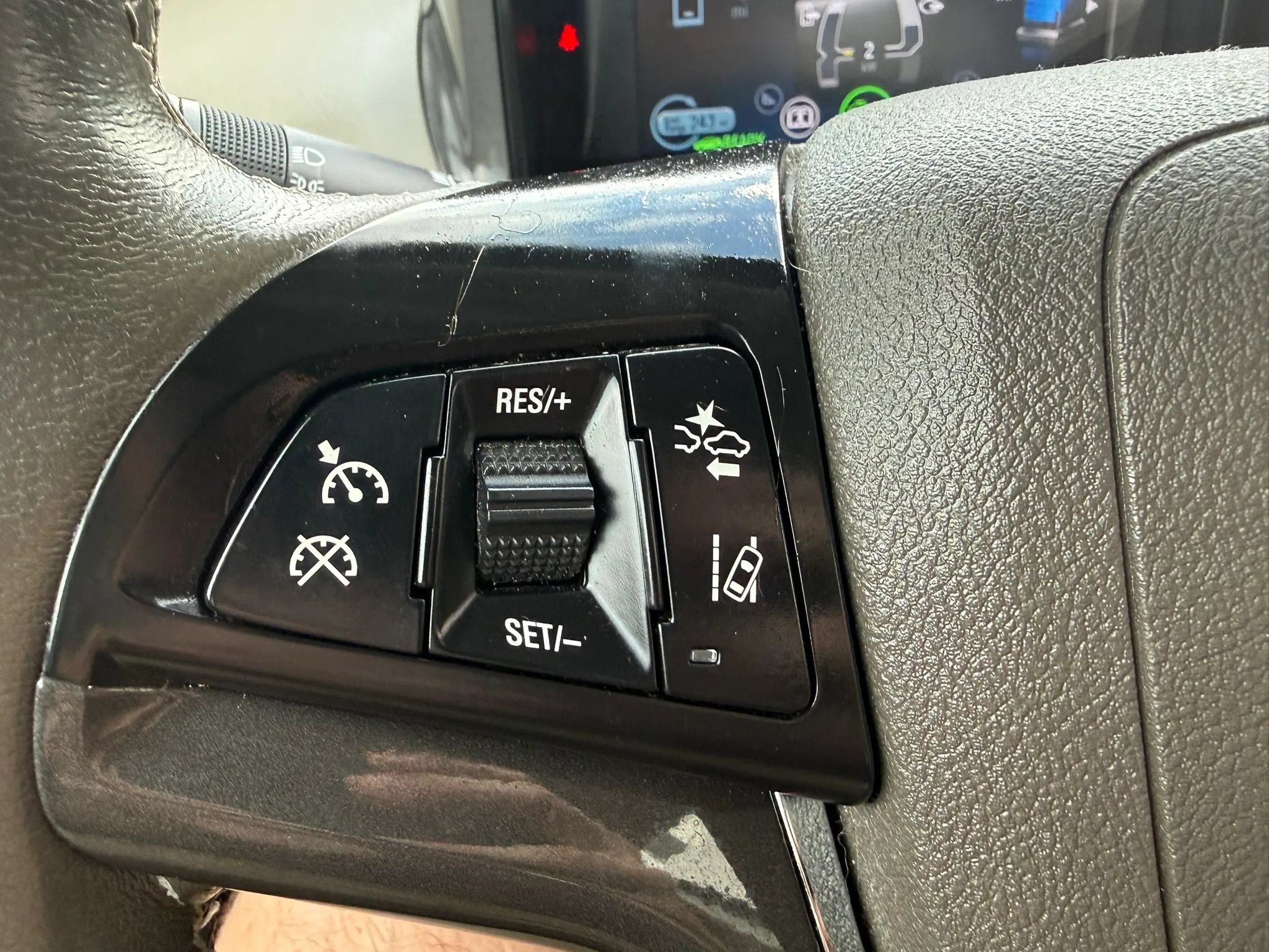 Used 2013 Chevrolet Volt Premium w/ Premium Trim Package FWD image 28