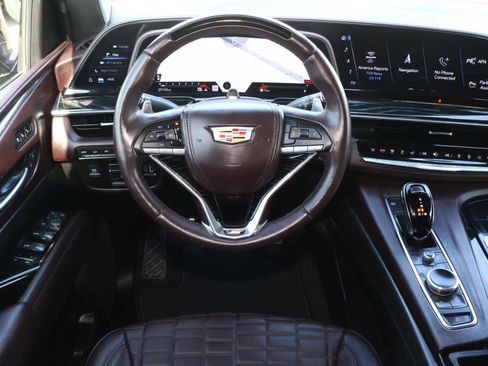 Certified 2024 Cadillac Escalade ESV V image 16