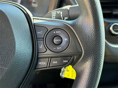 Used 2021 Toyota Corolla LE image 28