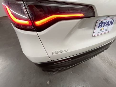 Used 2023 Honda HR-V LX image 29