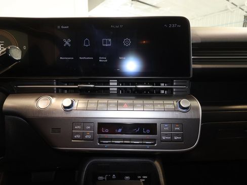 Used 2025 Hyundai Kona SEL AWD/4WD image 16