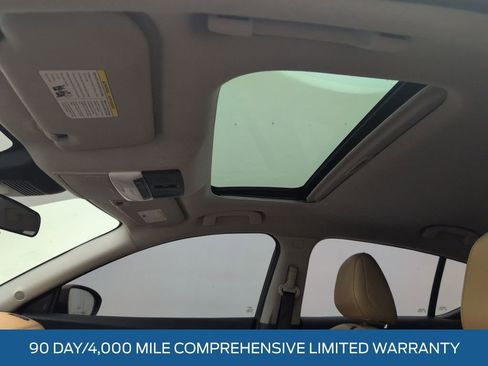 Used 2022 Nissan Sentra SV w/ SV Premium Package image 9