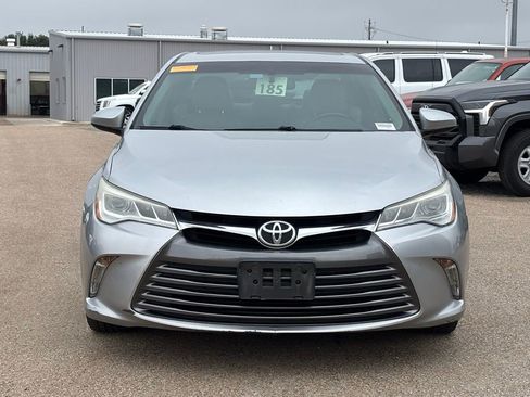 Used 2015 Toyota Camry XLE image 3