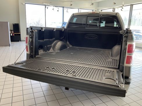 Used 2011 Ford F150 XLT w/ XLT Chrome Pkg image 6