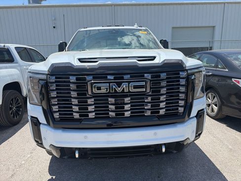 Used 2026 GMC Sierra 2500 Denali Ultimate AWD/4WD image 2