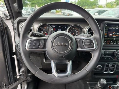Used 2023 Jeep Gladiator Overland AWD/4WD image 14