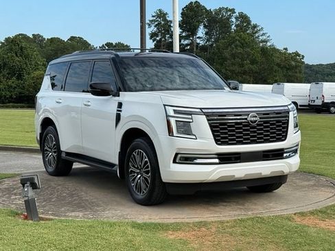 Used 2025 Nissan Armada Platinum w/ Convenience Package RWD image 9