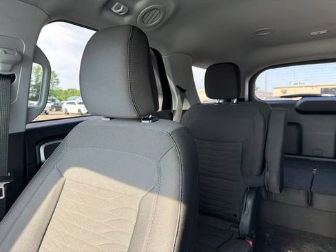 Used 2021 Ford Explorer XLT w/ Class III Trailer Tow Package AWD/4WD image 10